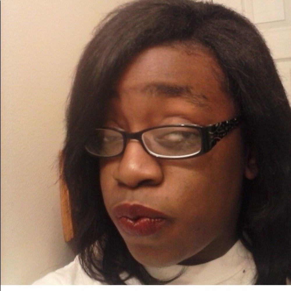 Meet your Posher, Shadeequah
